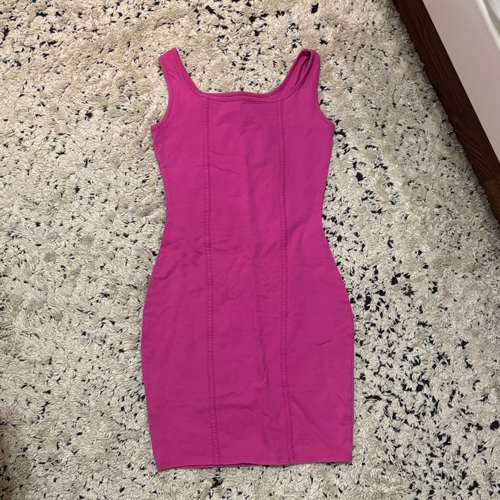 Elegant Pink Sleeveless Dress